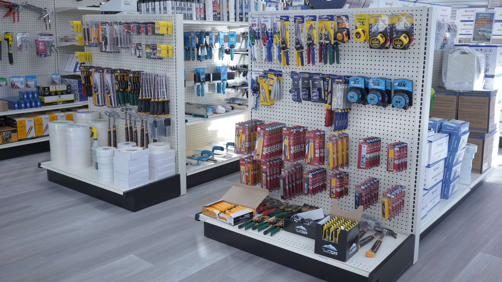 Hand Tools & Supply Aisle